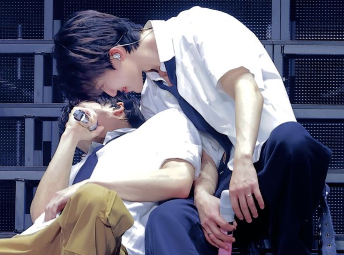 23smiley02's tweet photo. “พี่เป็นของหนู”

“พูดอีก”

“หนูไม่ได้ยินหรอ? พี่เป็นของหนูนะคะ”

“โอ๊ย เอาหน้าออกไปเลยนะ!” https://t.co/IoxZboNaBa