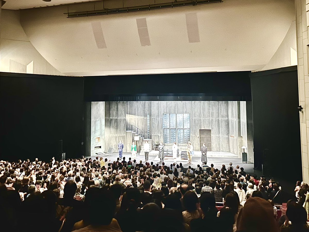 wana_ntv's tweet photo. 大阪公演3ステージも完売御礼、立ち見まで出る賑わいぶりでした！
キャストたちも渾身の力を振り絞って演じ、さらに作品に磨きが掛かったように思えました！
次は関東に戻り、水戸での上演です！
#罠 https://t.co/hp7Xl4iEEA