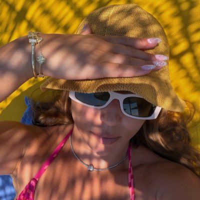 htctnkyy's tweet photo. #YeniProfilResmi https://t.co/03zIz7H2Ht