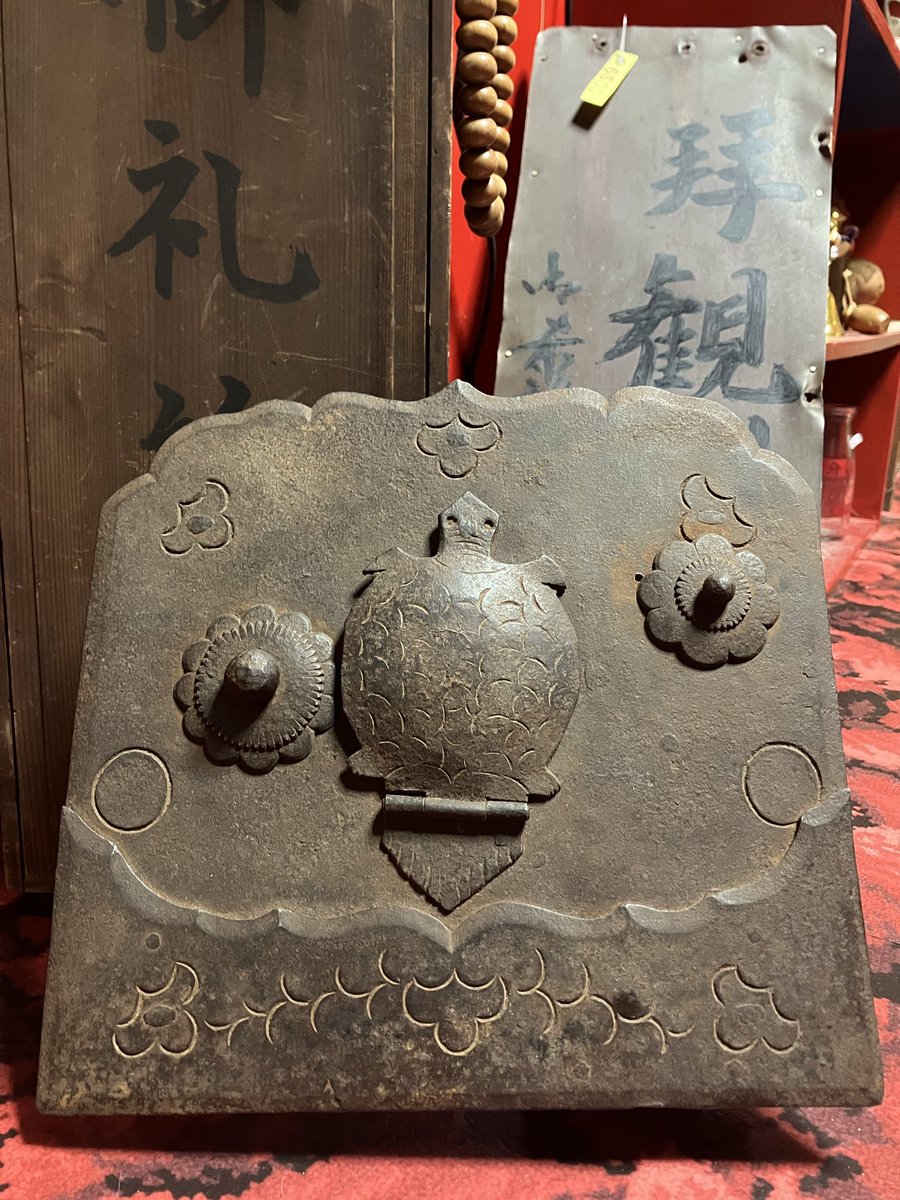 清朝民国　亀　カメ　鍵　銅鍵　四本足動かせる　手工　時代物(F-11) 古い蔵の鍵 古いお家の蔵の鍵です。 右のツマミを右にずらすと鍵穴を