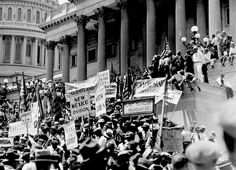 LRonLacy's tweet photo. in World War I but set to mature only in 1945. A bill to award the bonuses had been rejected by the Senate, 17 June, but thousands remained.
#GreatDepression #BonusArmy #BonusMarch #veterans #USCapitol #blackandwhitephotography https://t.co/NKvTKh12sR
