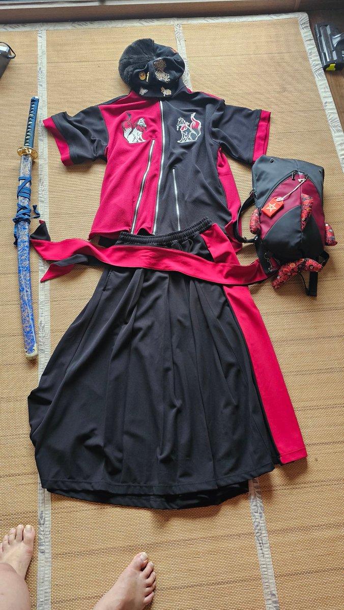 lnALyosiK3TDC4d's tweet photo. 初めて買った服である
着こなすにはセンスが必要な感じ
刀差して歩いて見たいよね
ねっ((o(^∇^)o))特撮ヒーロー
が変身前に着てるような服だね
刀は差して歩かないが横に
置いて見たよ((o(^∇^)o)) https://t.co/6PBBgBmBlp