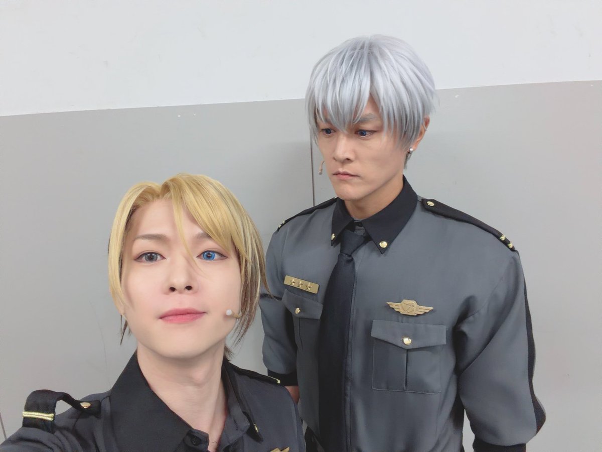 junnicomusic's tweet photo. #エリステ  

しれー！！

今日もありがとなぁ〜⚡️🎸

。。。

デケェ。。

まぁそのうち追いつく！！

絶っ対！！！😬 https://t.co/nB1Sxf2KdE
