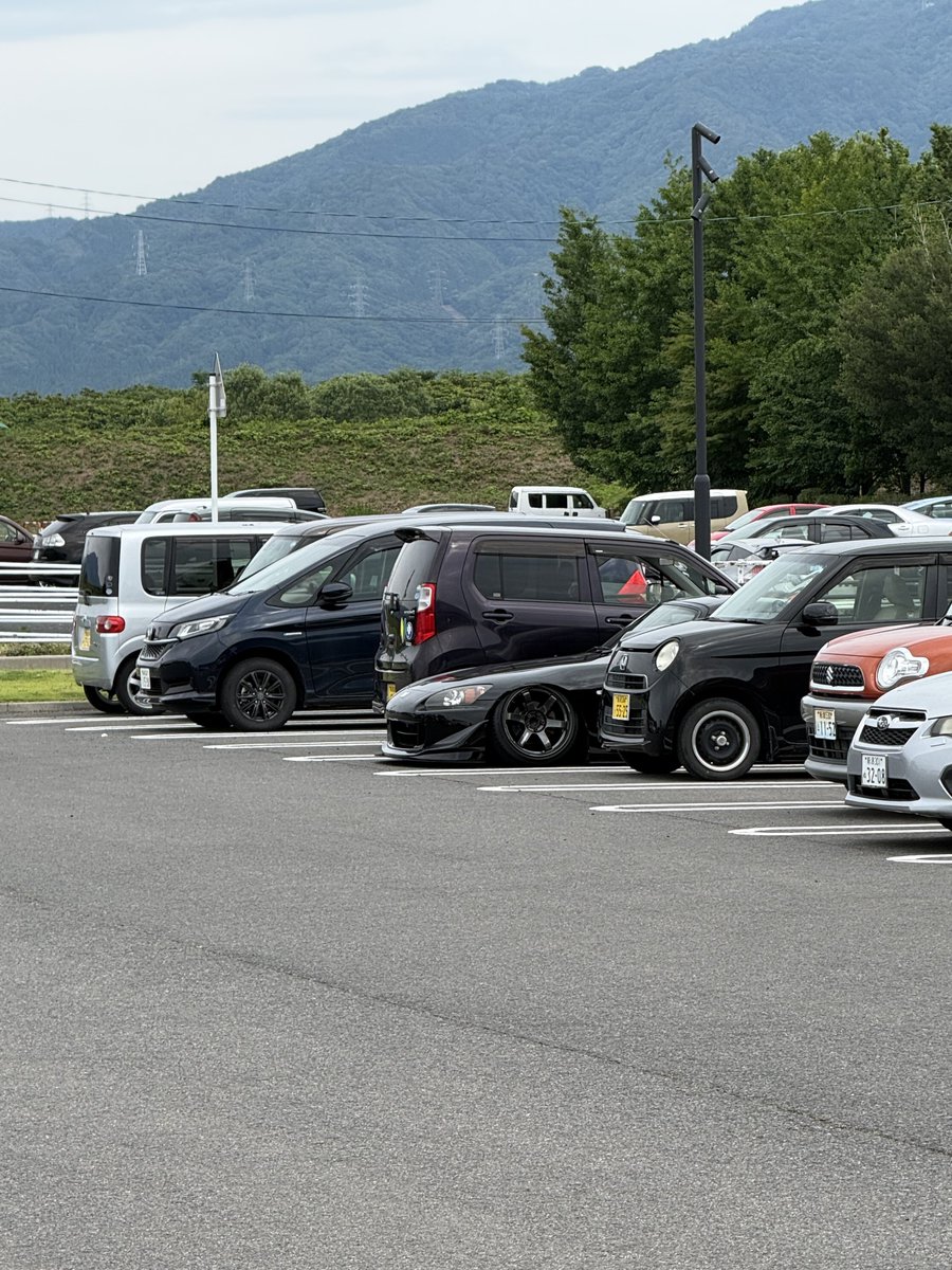 s2k___46II's tweet photo. あの薄いのは何 https://t.co/fndvJBa1ho