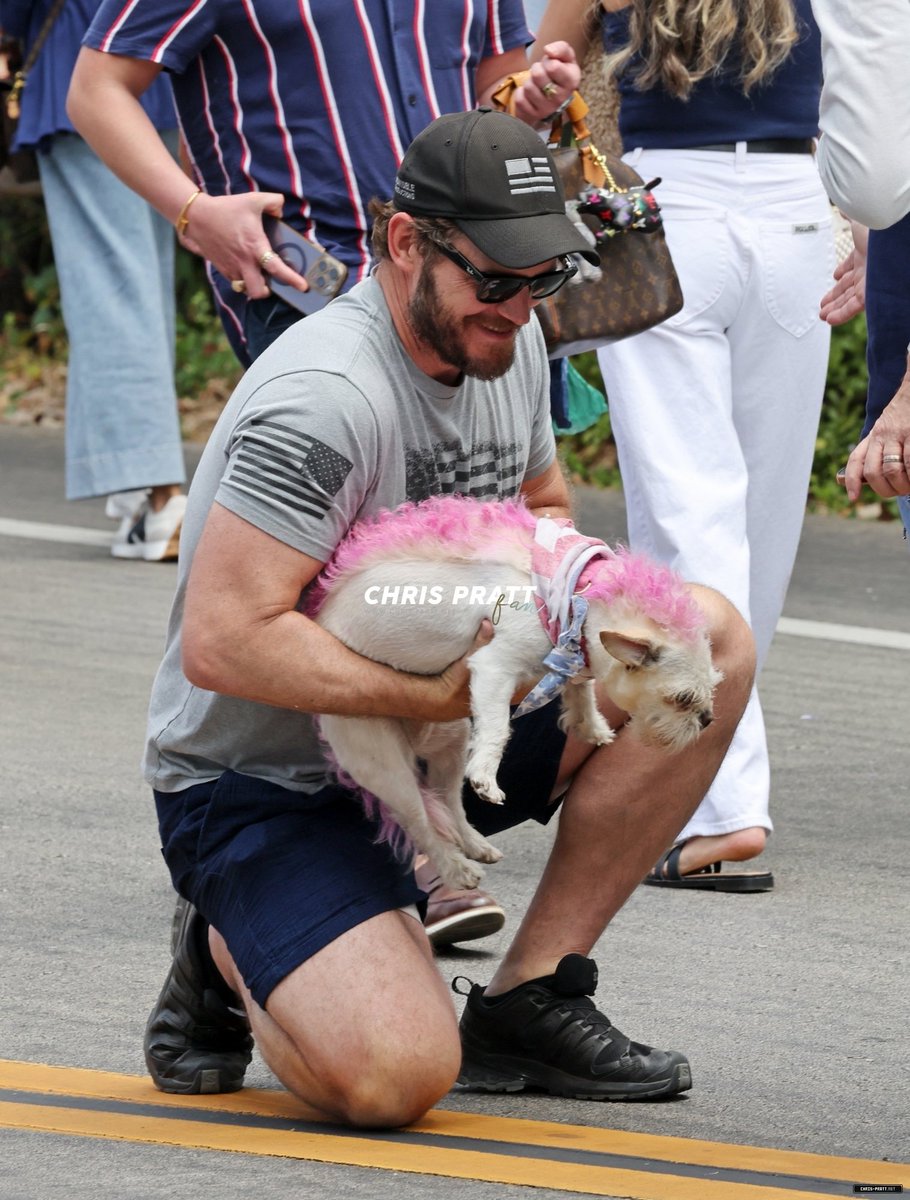 chrispratt_net's tweet photo. 📸 Chris Pratt (@prattprattpratt) out in Montecito celebrating the 4th of July on July 04.
🔗 https://t.co/BvQDRtaxWn https://t.co/4nZycQ4BK4