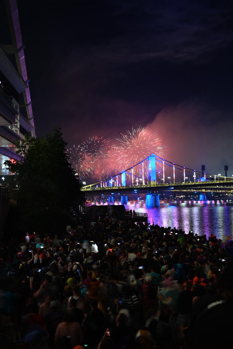 ned_ott's tweet photo. #anthrocon pier was an absolute vibe. Really awesome place to watch furries stare at explosions https://t.co/nDdkwX593y