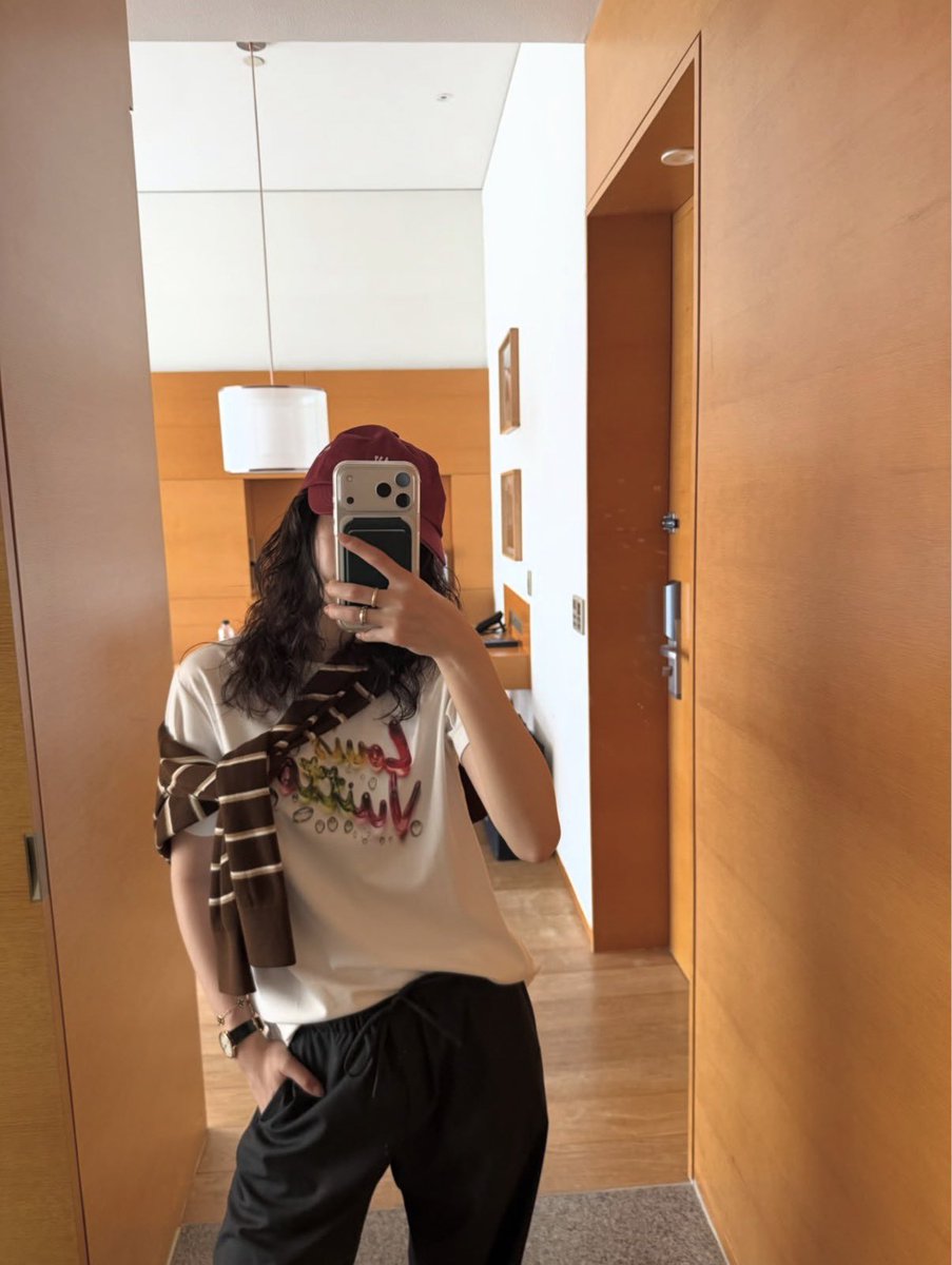 7ng7_'s tweet photo. 広瀬すず様、しっかりファッションセンスもあって大好きです https://t.co/c3TpT92dNy