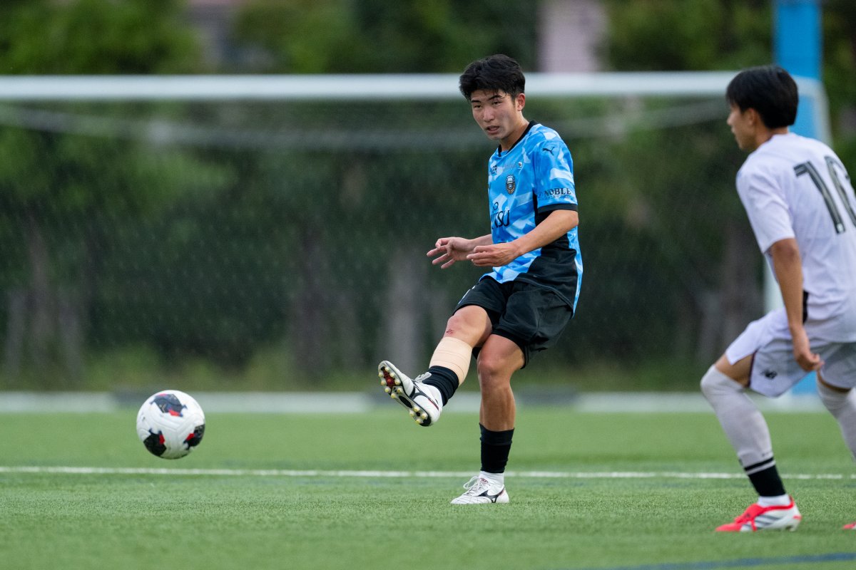 frontale_staff's tweet photo. 川崎フロンターレU-18の小川尋斗（おがわ・ひろと）選手が、2027年1月よりトップチームに加入することが内定しました!!

https://t.co/u0pVMbi66g

フロンターレらしさを存分に兼ね備えた選手。
「うまくて強い」世代を代表するボランチです。

ヒロト、おめでとう!!

【広報】#frontale https://t.co/kXVs8Q9nxe