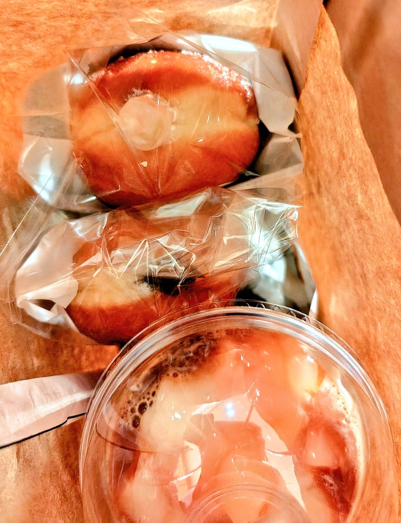 h_tomomin1986's tweet photo. 取り敢えず
異動初週頑張ったご褒美を
自分に与える https://t.co/NeZEDktGXX