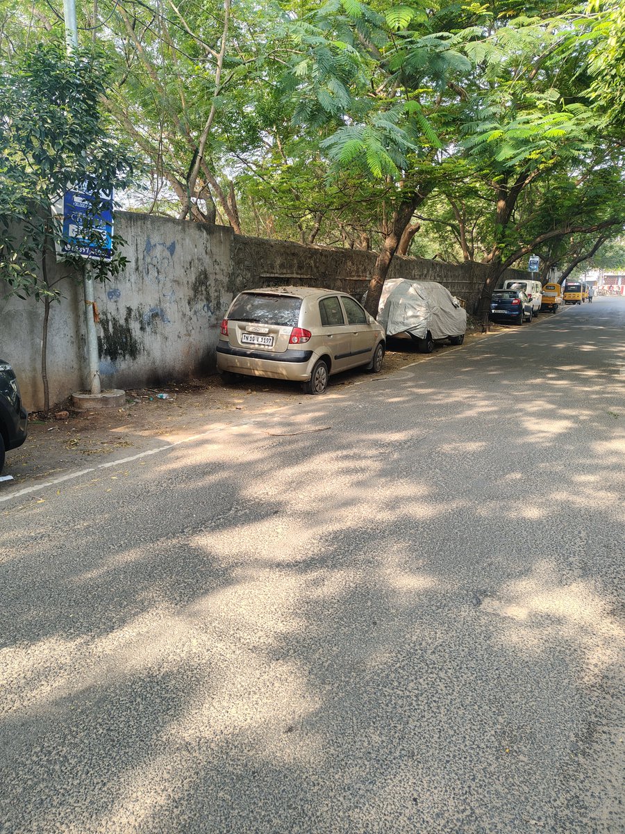 canand's tweet photo. @ChennaiTraffic @chennaicorp @CMOTamilnadu @R_Kumar_TVK Parking in Arundale Beach Road https://t.co/pOlz2bSXgp