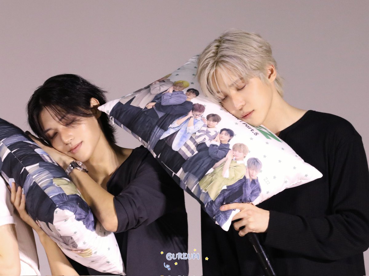 GU_REUM2's tweet photo. 260704 음중 미팬 

투정 잘자 💤😴

#에이티즈 #ATEEZ
#윤호 #우영 #YUNHO #WOOYOUNG https://t.co/H8JbLSgZVJ