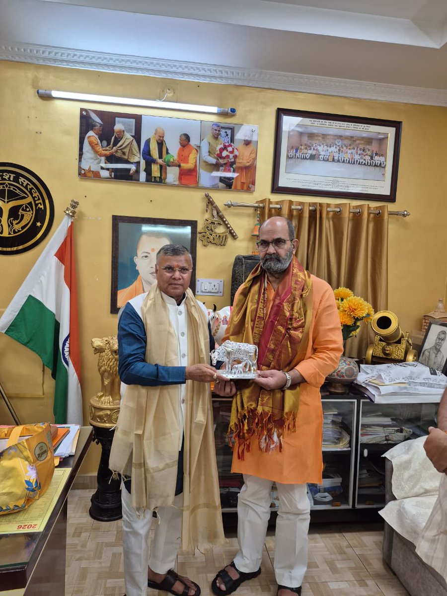 dharmindia51's tweet photo. लखनऊ के कालिदास मार्ग स्थित आवास पर भारतीय जनता पार्टी किसान मोर्चा, उत्तर प्रदेश के नवनियुक्त प्रदेश अध्यक्ष श्री देवेन्द्र सिंह चौधरी जी से आत्मीय भेंट, सार्थक संवाद हुआ एवं नवीन दायित्व की शुभकामनाएं दी। https://t.co/1HgNjxqbWe