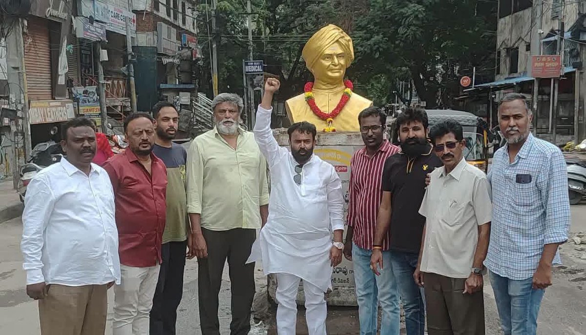 pavanmarni's tweet photo. నెలలో మొదటి ఆదివారం, అన్న గారికి నివాళి కార్యక్రమం... First Sunday program at JNTU and Bhagyanagar colony, KPHB 🔥Johar anna NTR... 🙏  #TributetoAnnaNTR #FirstSunday https://t.co/nb9VL9D2Mj