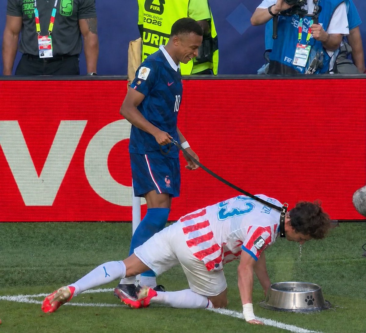 CaseySmith57141's tweet photo. @MatiasGalarza11 drink some water like a good little boy 🤣🤣🤣 haha you fucking low life piece of Paraguay scum https://t.co/9R4T9c5dCN