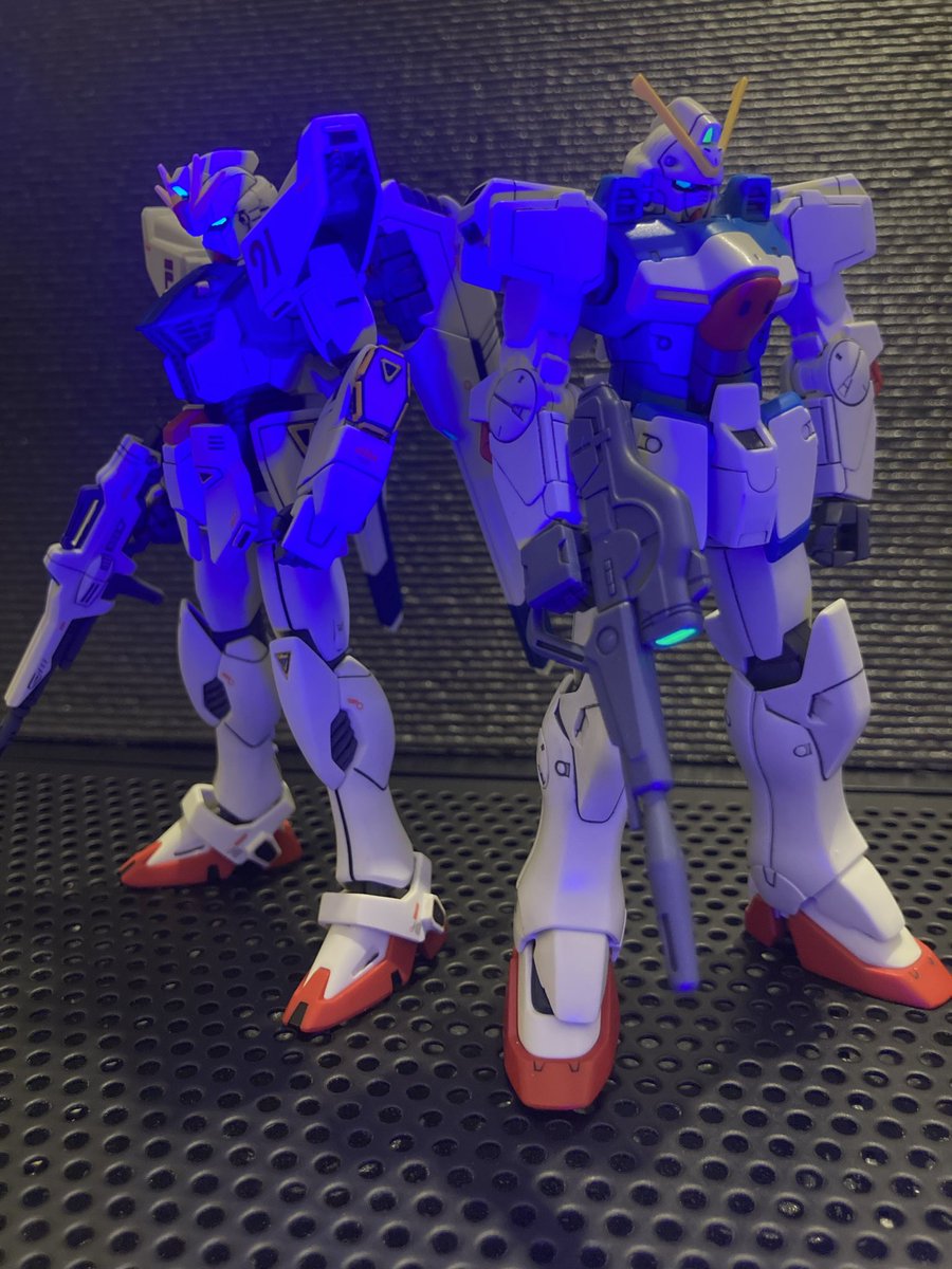 gpobigenner's tweet photo. 小型MSの2作目となります✌️
部分塗装と墨入れのみです😅

小型MSのF91と並べて…最近蛍光塗料がお気に入りです✨

オリジンジムと並ぶと小ささが実感できました🫢
#ガンプラ https://t.co/QB8lHs1VCt