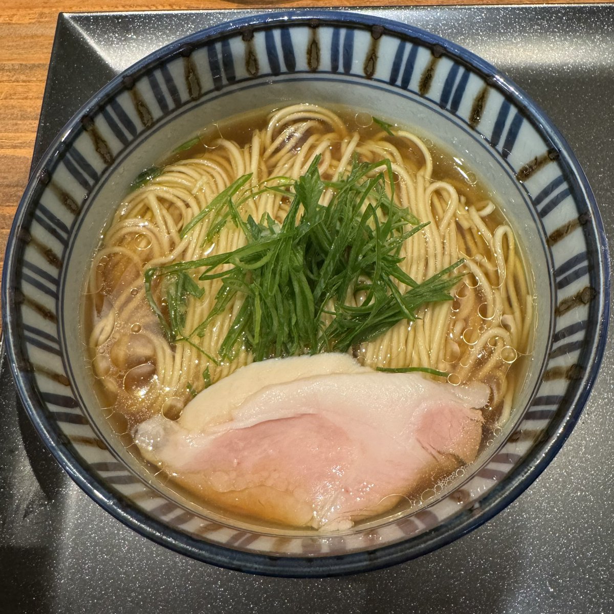_8_3_0's tweet photo. 鶏そば輝麺/特製鶏そば塩と鶏そば醤油

レセプションに招待してもらって食べてきた🍜
浜北鑑定団の下に7/9オープン！浜勢はぜひ https://t.co/b32gLXXdSJ