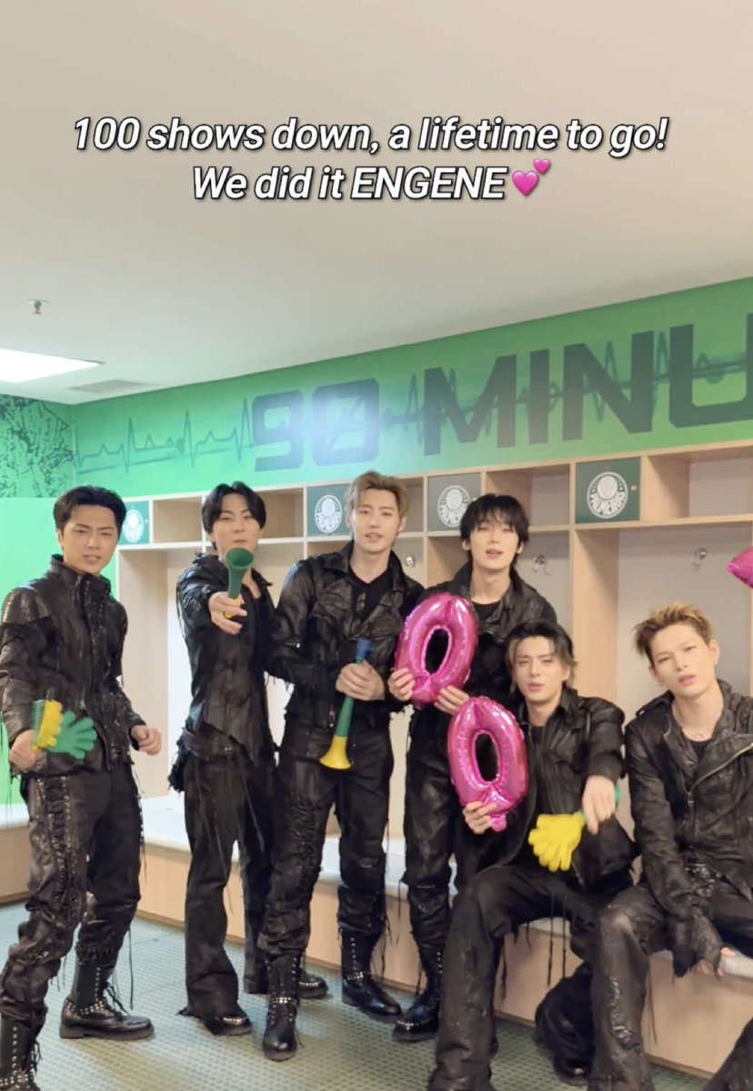 jongneko's tweet photo. “ผ่านการแสดงมาแล้ว 100 โชว์ แต่การเดินทางของเรายังอีกยาวไกลตลอดชีวิต! พวกเราทำสำเร็จแล้วนะ ENGENE ”

น้ำตาจะไหลอ่ะหรือพวกฮีจะต่อสัญญากันแล้วจริงๆนะ 😭😭 https://t.co/lNxTCrJ9Mx