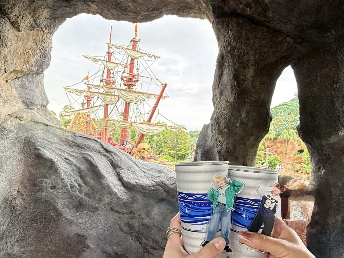 jingu___jiii's tweet photo. ディズニーで沢山乾杯した🍻しずまちゅが持ってるちっちゃなビールもかわいい🫶 https://t.co/5OCDiXiVJa