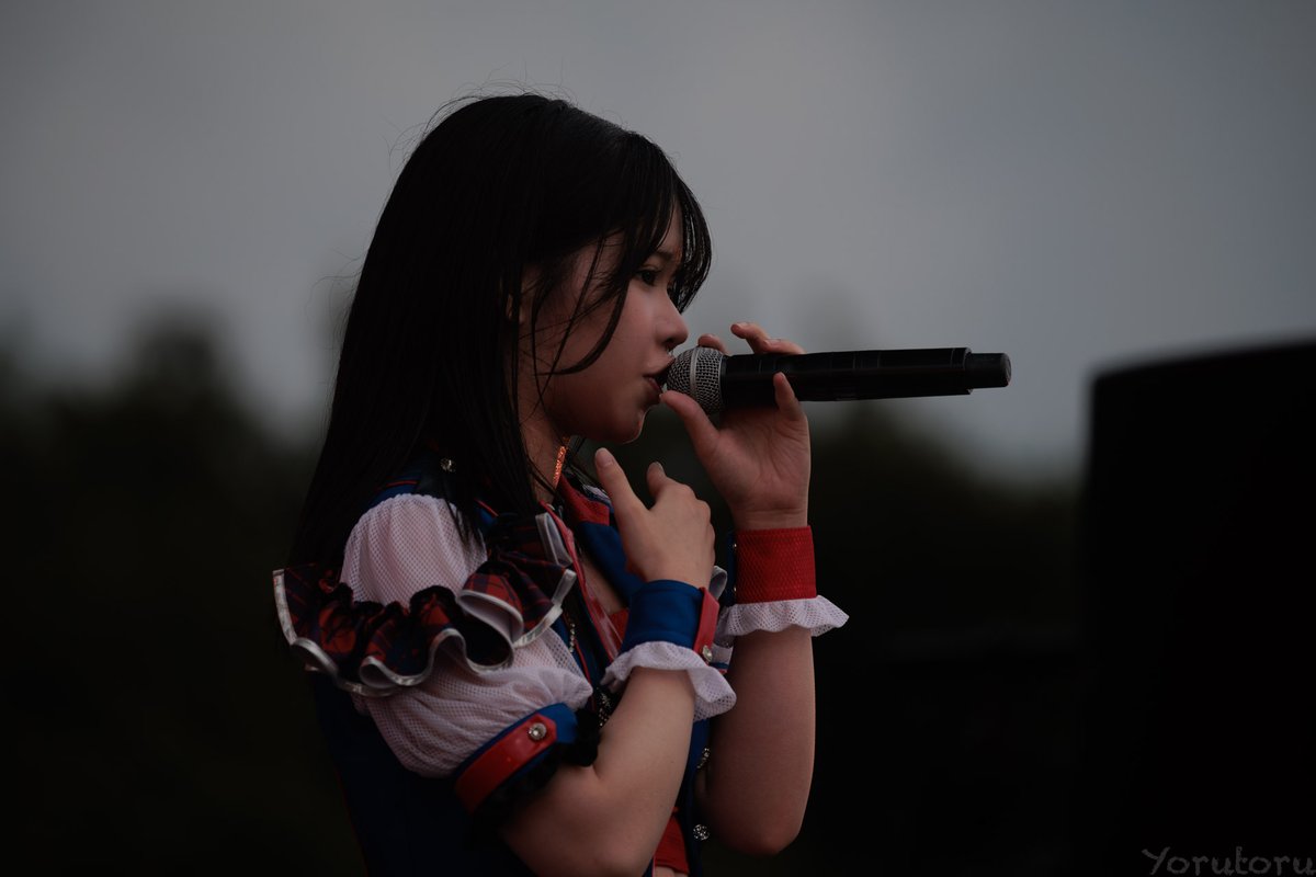 yorutoru1's tweet photo. 【3/4】

超NATSUZOMEで見つけた、HelloYouth（@HelloYouth_2018）の槙宮令乃さん（@makimiya_reno）。

HelloYouthは福岡を拠点に活動する女性アイドルグループ。2018年結成。

槙宮令乃さんは3期生。18歳。若っ。

でも、ステージ上の存在感は「若い」だけでは説明できない人でした。

地方を拠点に活動するアイドルには、まだまだ世の中に見つかりきっていない魅力がある。

もったいない。

#槙宮令乃
#ハロユス
#HelloYouth
#超NATSUZOME2026