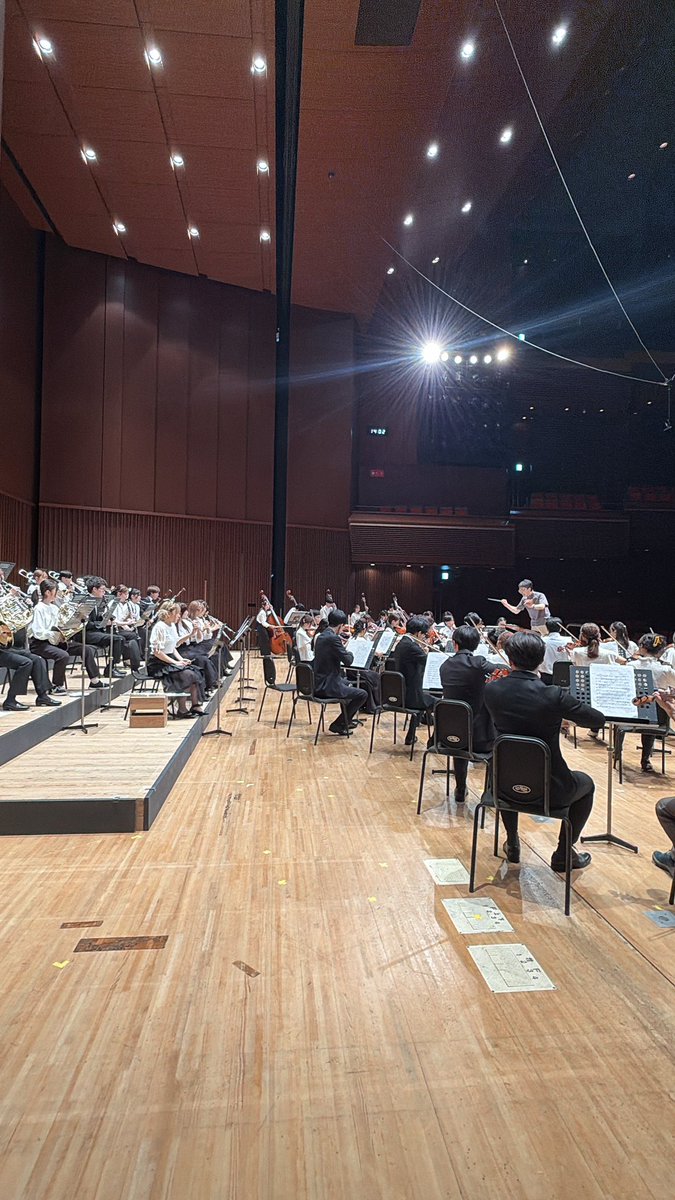 chuo_orchestra's tweet photo. 本日はジョイントコンサートに出演します✨
演奏するプログラムはこちら💁‍♀️
J.ブラームス/ ハンガリー舞曲第5番
J.シベリウス/カレリア序曲

また、混声合唱部さんとのコラボでは
 B.スメタナ/売られた花嫁 第一幕フィナーレ ポルカ
を披露します！
管弦楽部は18:35〜出演予定です🎶
お楽しみに❣️ https://t.co/hxx83omu8N