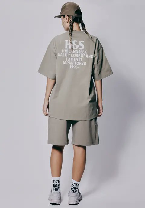 LOOPHOLETW's tweet photo. "HIDE AND SEEK" プリントTシャツ各種発売中!
グラフィックに定評のある同ブランドならではの
デザインが存分に楽しめるアイテムが揃いました。
本格的な夏はもうすぐそこ!ぜひチェックしてみて下さい。
商品の詳細はこちら
https://t.co/1WlRT0RUaw
#loophole
#ハイドアンドシーク
#夏tシャツ https://t.co/FHSMX5yAzj