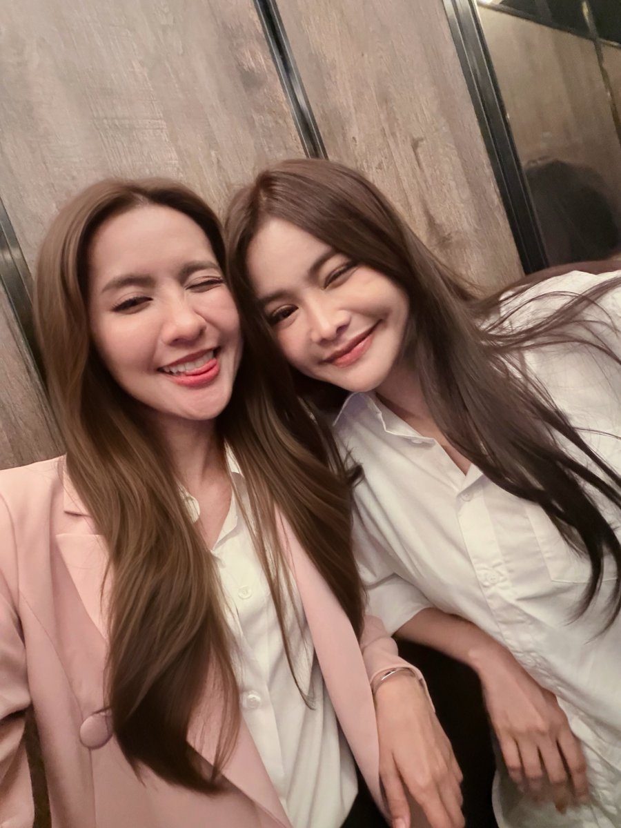 itsink_'s tweet photo. อ่ยย ลูกไฟกับพี่น้ำและซ้อลดาของเค้า 🤏🏻🤏🏻 https://t.co/IlhEKF4CvT