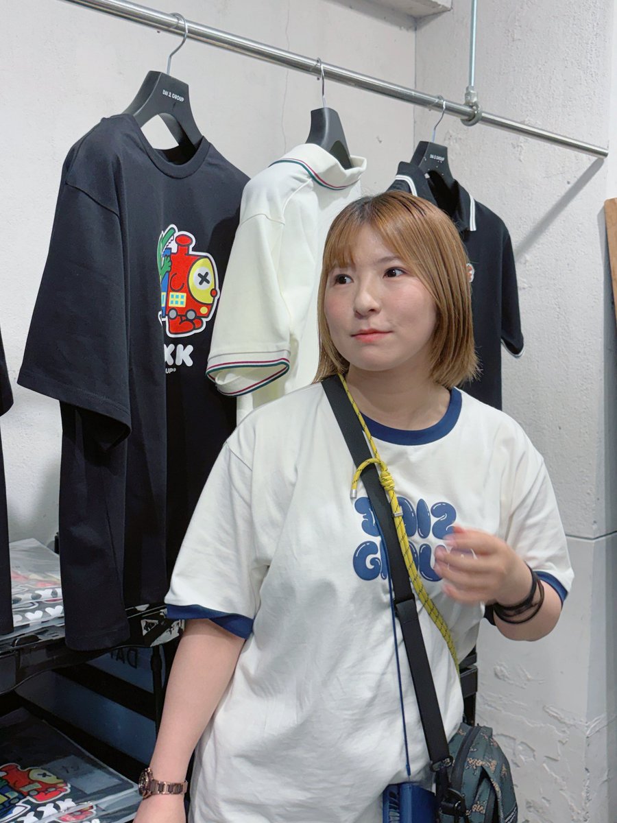 Dai2_null's tweet photo. なつさん、
レジ担当入ったばかりの飯野さん、
画角調節してる間に終わっていたスロット https://t.co/JpC8xmhZU0