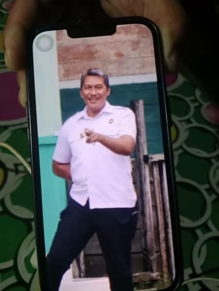 zonacreepyy's tweet photo. Selengkapnya : https://t.co/GQFpfOqWTv

Sejak hilang 3 hari yang lalu,  Anggota Satresnarkoba Polres Katingan  Alm. Bripda Nopandri Ramadhana, ditemukan kurang lebih 37 KM dari lokasi kejadian. https://t.co/B5SwWGvFj0