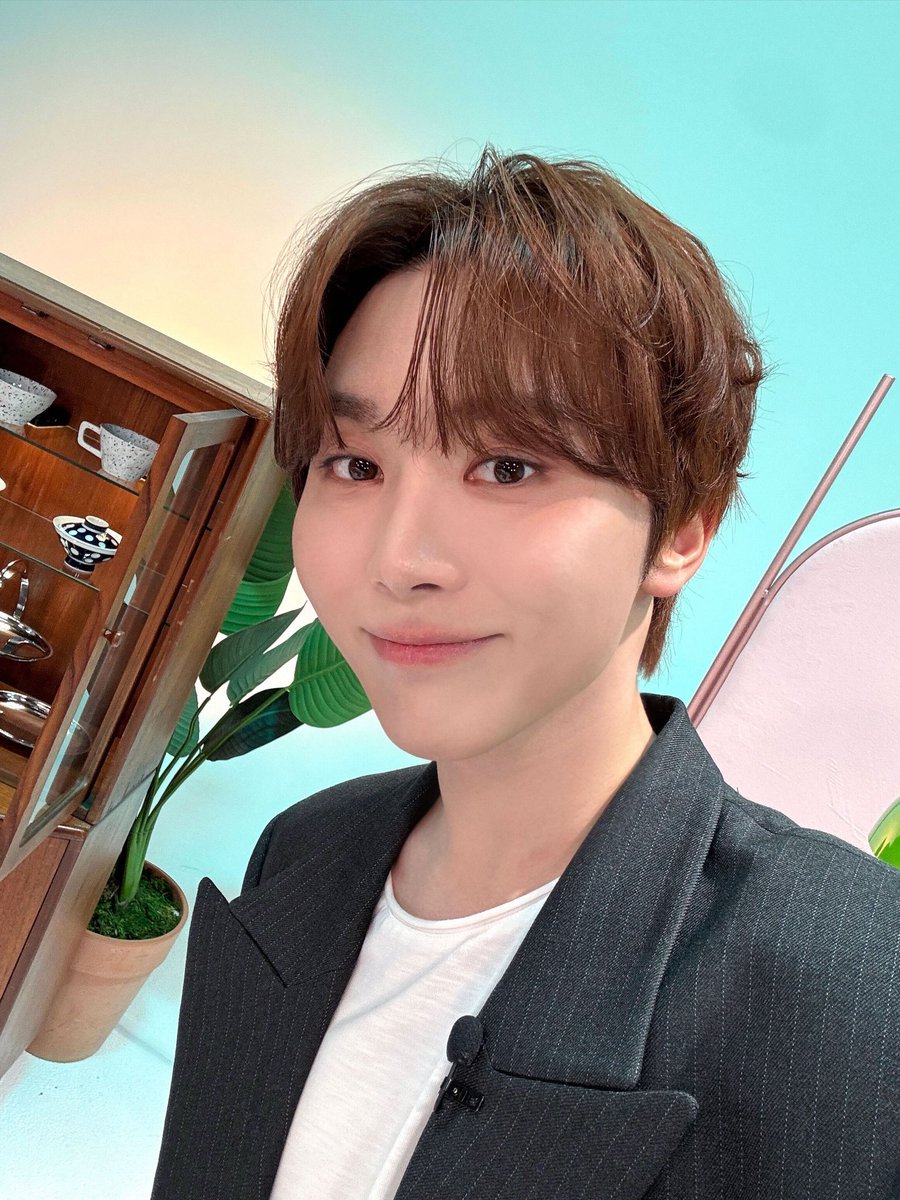 Jello612's tweet photo. <어떤 사랑은 눈에 보인다> 上

https://t.co/bFGxA8EUzh

소라여고 영어×음악 https://t.co/0ZbC0f5kcv