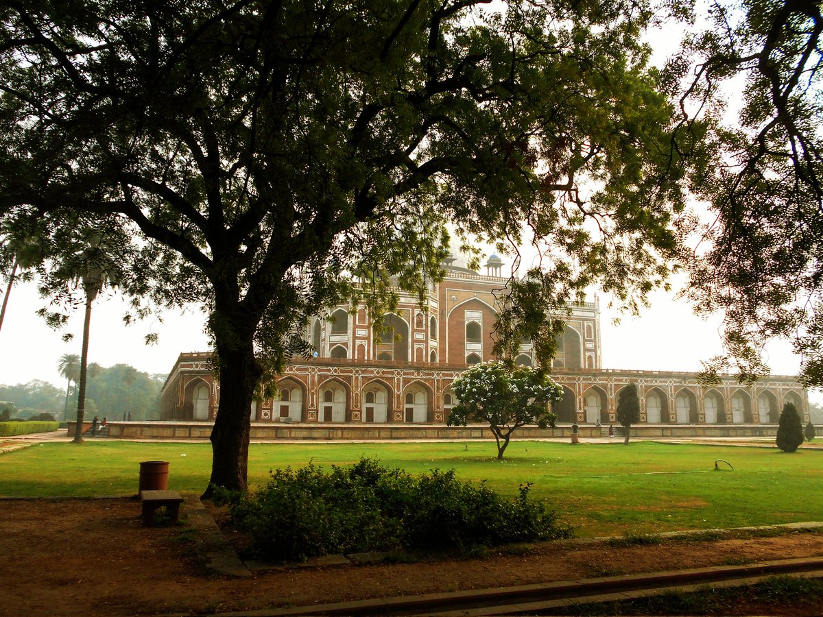 TaufiqBiryani's tweet photo. Humayun's tomb on my digicam today https://t.co/ERVyE0db1W