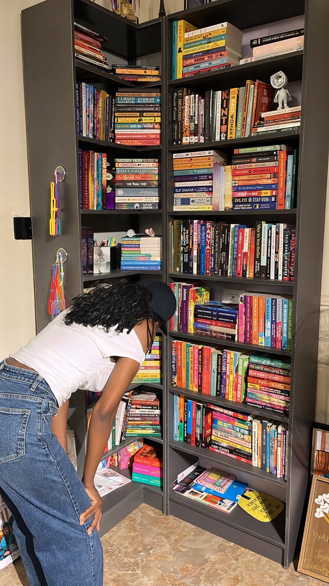 Msliterarylover's tweet photo. Went to my book friend’s house and her bookshelf has to be the most beautiful I have ever seen. https://t.co/Qa7ZMPIIRc