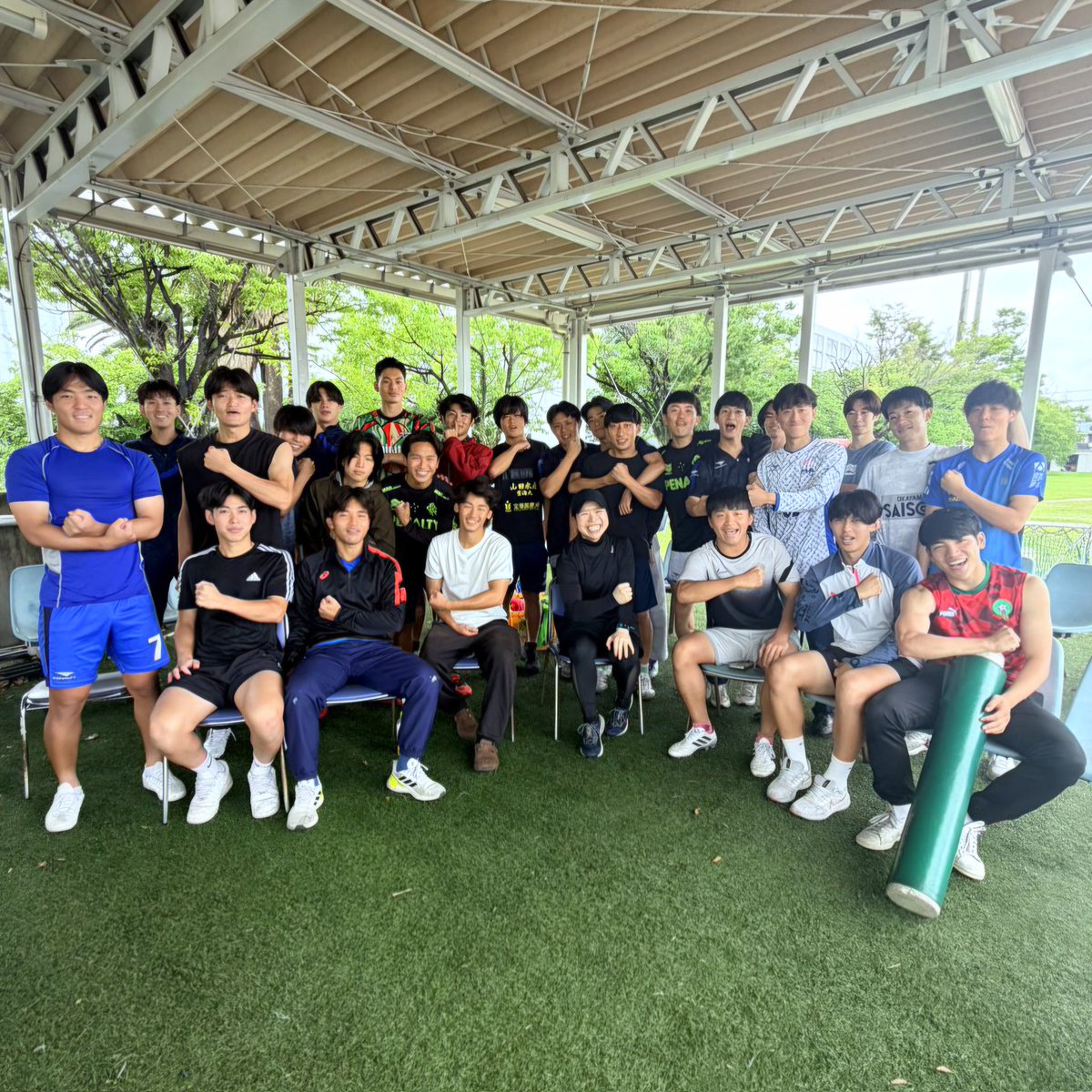 pomu2020's tweet photo. 【活動報告】
⁡⁡⁡⁡出張サポート⚽️

今回サッカーという場を通して、何かの挑戦や行動のきっかけになればという想いも含め、ウォーミングアップからダウン、栄養・睡眠についてお伝えさせていただきました。
何かひとつでも、プラスになれていれば幸いです🍀
サッカーも人生も、よりおもしろく！ https://t.co/4r1dXx9JAq