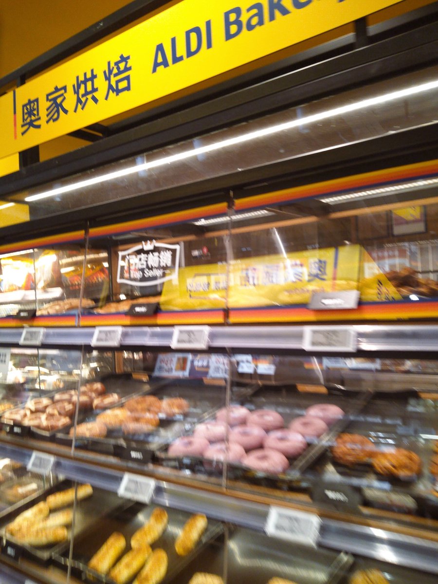kay_turtles's tweet photo. Just restocked our shelves with chilled iced coffee, crispy mini donuts and instant ramen for your mid-week pick-me-ups! Swing by your neighborhood store today for quick, tasty treats ， https://t.co/RKWyTXekPh