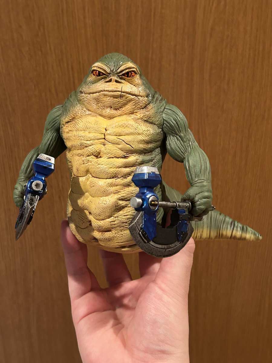 VOMIT_toys's tweet photo. ロッタのフィギュア結構大きいので持ってみると満足感あります！ https://t.co/3LI2O6W0qQ
