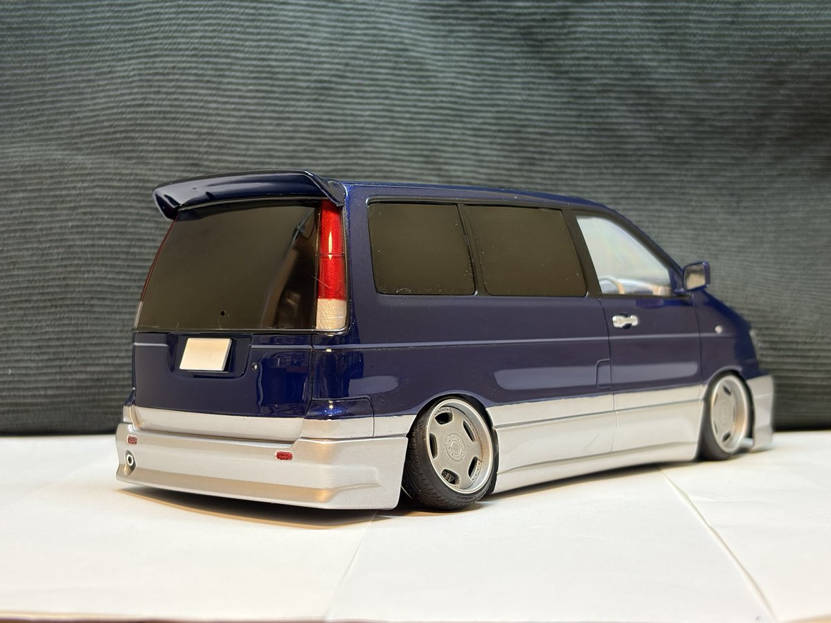demi_kuma's tweet photo. アオシマ ライトエース ノア BSM YOKOHAMA 完成しました！

初めてノアのキットを製作しましたが作りやすいと感じました。
車高は下げて良くなったのですがリアキャンバーを付けすぎたのが失敗でした😅

近所に居た後期のライトエースノアのカラーをイメージして塗りました😊 https://t.co/1ynvZnzHBd