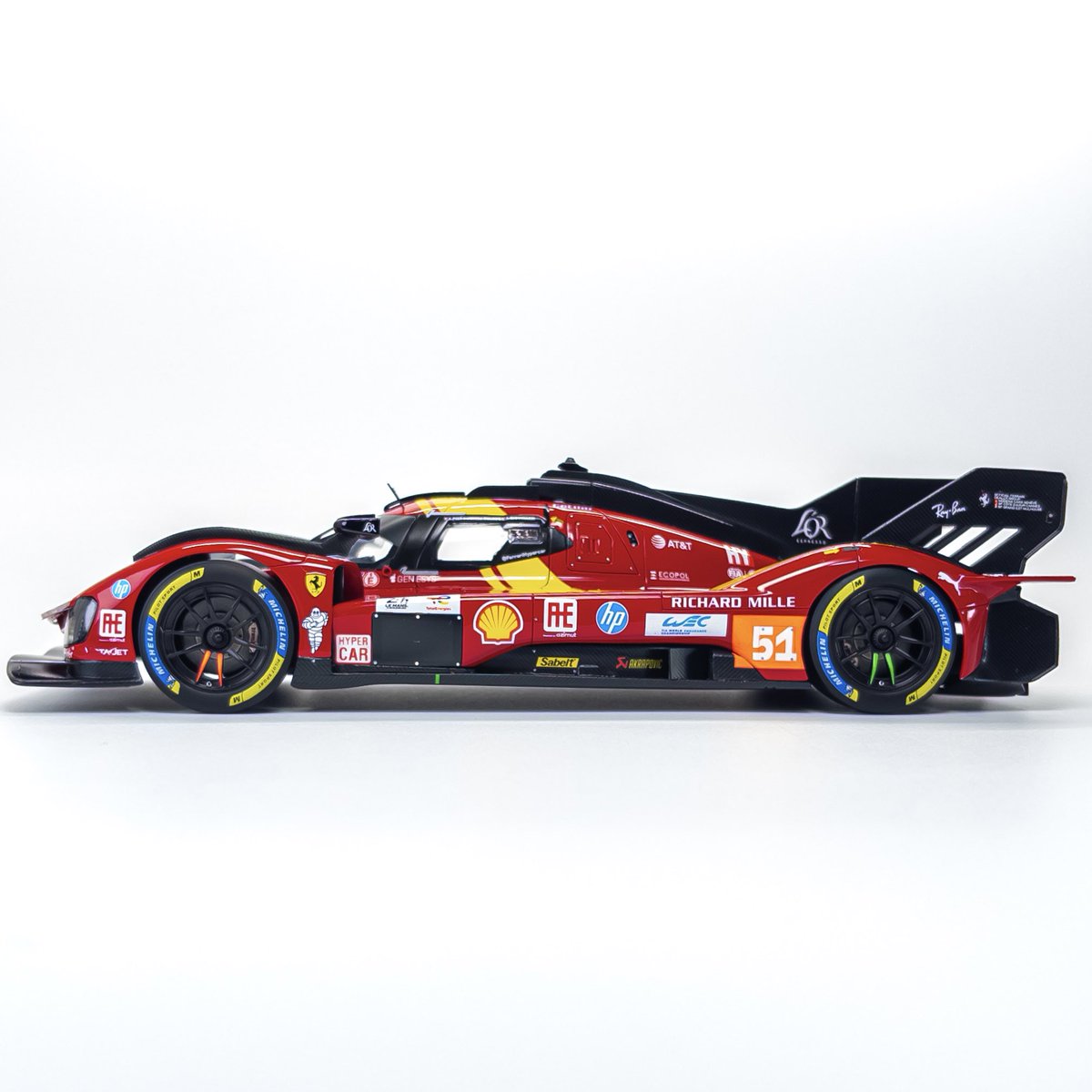 aircondition112's tweet photo. MFH×DTM フェラーリ499P
完成しました〜♪
初めてのレジン&amp;メタルキット。勝手が分からず時間はかかりましたが完成まで漕ぎ着けました🫠
25年の濃い赤のカラーが好きで、勇気出してチャレンジしました。調色も上手くいったと思います。

#Cカーandルマンカーコンペ2026 https://t.co/zTeHAwkeDW