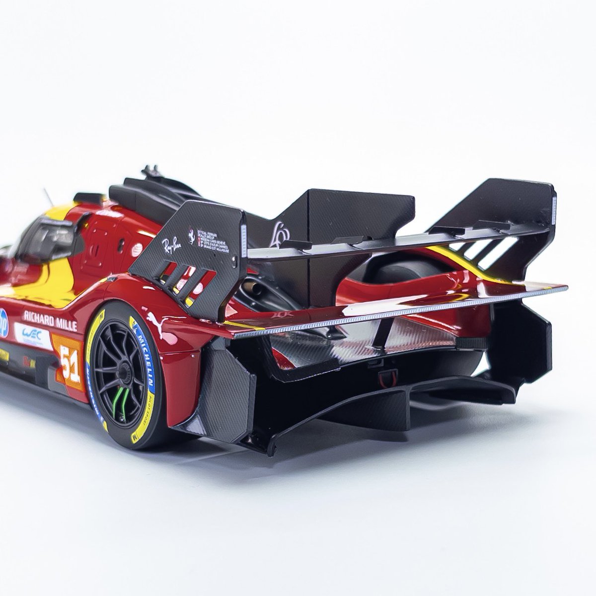 aircondition112's tweet photo. MFH×DTM フェラーリ499P
完成しました〜♪
初めてのレジン&amp;メタルキット。勝手が分からず時間はかかりましたが完成まで漕ぎ着けました🫠
25年の濃い赤のカラーが好きで、勇気出してチャレンジしました。調色も上手くいったと思います。

#Cカーandルマンカーコンペ2026 https://t.co/zTeHAwkeDW