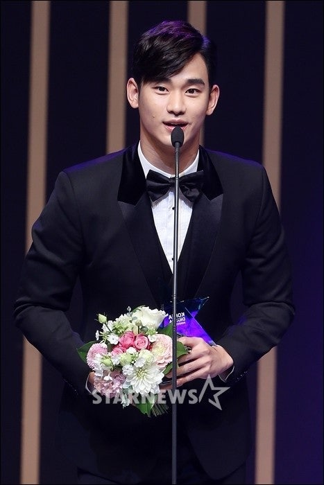 syapabalqis's tweet photo. [Soohyun's Ten-Year Promise]

Since Soohyun's rookie days, he consistently mentioned in interviews & award speeches that he wanted to become a better actor 10 yrs later. Looking at the path he has taken since then, it’s clear that he grew at an almost frightening speed.

“Please watch over me for just 10 more years. i promise i'll become a good actor. Thank you.”
— From his acceptance speech for the New Star Award at the 2010 SBS Drama Awards

“My self after Dream High? ive a strong hunger for acting. For the next 10 yrs, i think i’ll be starving & fierce like a wild animal. i once heard in a documentary that ‘a full animal isnt ferocious.’ Like a hungry animal, my hunger for acting will probably be gradually satisfied through my projects.”
— From a 2011 Dong-A Ilbo interview

“im so happy that a moment like this has come. Please watch over me for just 10 more years, i promise i'll become a good actor. i dared to say this last year & now there are 9 years left. For the next 9 years, i'll learn more, work harder & definitely show you better acting. Thank you.”
— From his acceptance speech for the Rookie Award at the 2011 KBS Drama Awards

“Um… i think there’s still so much i need to do. ive to graduate, cont my acting work & above all, i still need to complete my military service… i’ll do my best over the next 7 years. i’ll work hard. Please watch over me. Thank you.”
— From his acceptance speech for the Rookie Award at the 2013 Grand Bell Awards

“i still feel very embarrassed & sorry right now… but someday… until the day i can stand here with confidence, i'll do my very best. Please watch over me. Thank you.”
— From his acceptance speech for the Grand Prize at the 2014 Korea Drama Awards

“This award is still too big for me to carry. i even wonder if i truly deserve to receive it. There’s still so much i need to grow & show at this stage. That’s why, even at this very moment, im trying to steel my resolve. ive to make sure that my self 10 years from now doesnt dishonor this award.”
— From a 2014 Star News interview

“ive always said that i wanna be an actor trusted by audiences & viewers. That feeling hasnt changed at all. Now, along with that, ive developed a desire to become an actor who is also trusted by fellow actors. i really want to become that kind of actor."
— From a 2021 Cineplay interview

🤍🤍🤍