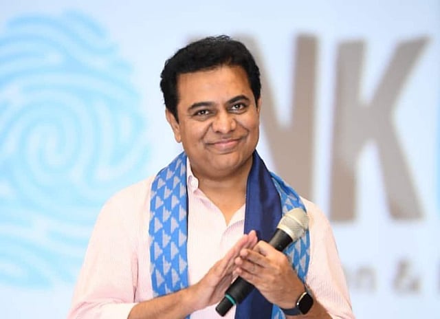Varadha_68's tweet photo. ఈ సంవత్సరం కేటీఆర్ ని అరెస్టు చేయండి.
కస్టోడియల్ టార్చెర్ చేయడానికి  వెనకడుగు వేయకండి. పాదయత్రకి పనికి రాకుండా చేయండి. 
ఎన్ఎచ్ఆర్సి వాళ్ళు మీ మీదకి రాకుండా నేను చూసుకుంటా.
నాకు కేంద్ర ప్రభుత్వ మద్దతు ఉంది.
ప్రజలు నాలుగు రోజులు ధర్నాలు చేయడం తప్పితే ఎవరూ ఏమీ చేయలేరు.
ఈ లోపు కాళేశ్వరం కేసులో సిబిఐ ఎంటర్ అవుతుంది.
లక్షకోట్ల స్కాం అని మీడియాలో డిబేట్లు వరుసగా పెడితే కేటీఆర్ కి ఏమైనా ఎవరూ పట్టించుకోరు. 
పోలీస్ బాస్లకు సీఎం ఆదేశం?