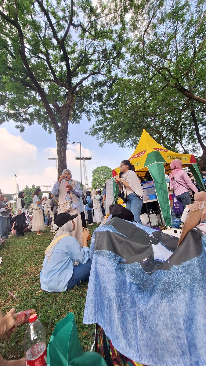 hjkshee's tweet photo. Kak izin yaa
OPEN JASA TITIP BARANG 

📍 NCT JNJM FANMEETING DUALITY DAY 2 

Fee start 10K 

📦Barang dijaga dengan bail dan tidak ditinggal
👥 Ada WA Group khusus untuk update https://t.co/U5XBBCFpby