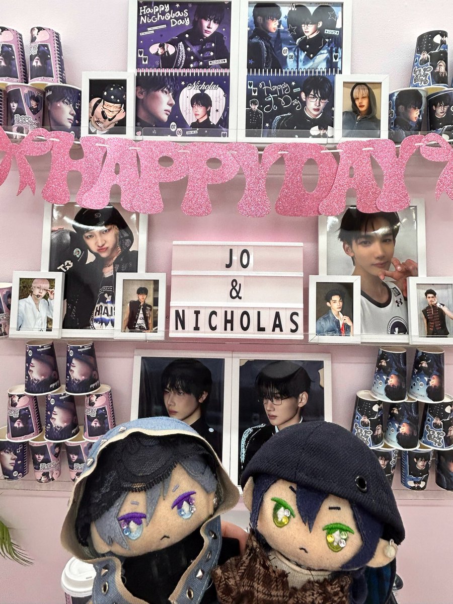May0628's tweet photo. ﾆｺcafe🍓めぐり②
pickup coffee and macaron✨
#happynicholasday
#nicholas
#andteam
#まれしるさんぽ https://t.co/XoqY8gg1zc