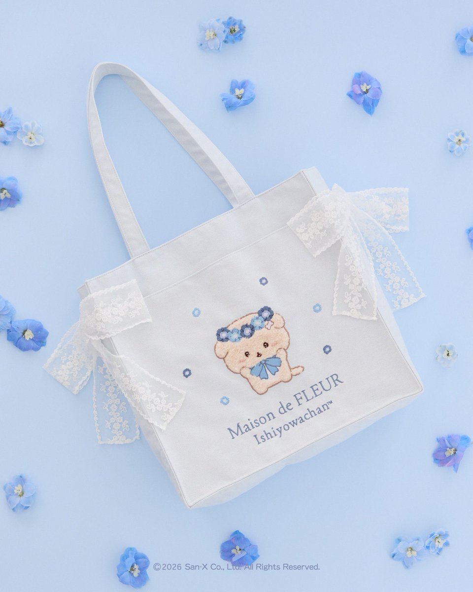MaisondeFLEUR1's tweet photo. ＼Special Collaboration／
Maison de FLEUR×「いしよわちゃん」

「いしよわちゃん」との特別なコラボレーションアイテムが初登場✨
ブルーのお花で上品におめかししたいしよわちゃんの限定アートを使用した全6型♪

WEB:7/18(sat)12:00～
SHOP:7/18(sat)～
Maison de FLEUR全店／earth music＆ecology イオンモール岡山店（Maison de FLEUR 併設店舗）

詳細はこちら▽
https://t.co/h5vGEuAu5o