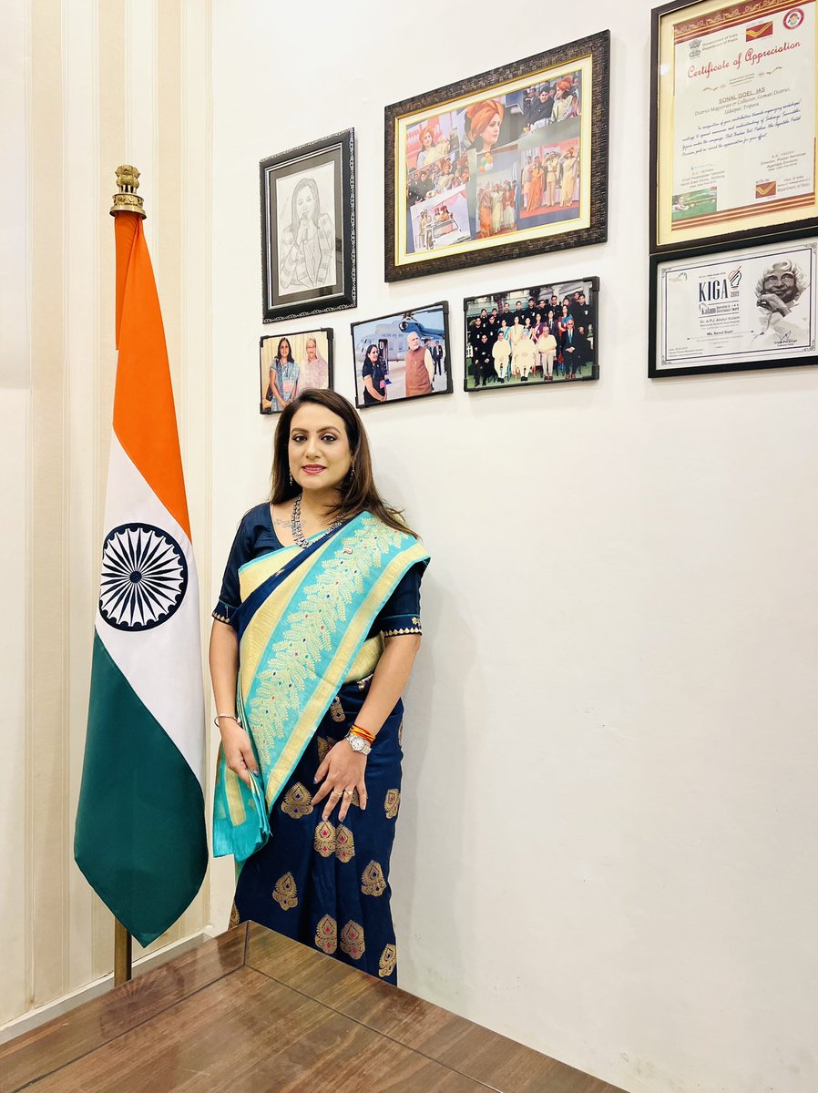 sonalgoelias's tweet photo. ✨ कर्म करना केवल जिम्मेदारी नहीं, 
बल्कि अपने उद्देश्य को जीने का माध्यम है।🙏🏻

हर दिन एक नया अवसर लेकर आता है— कुछ बेहतर सीखने का, कुछ नया करने का और अपने प्रयासों से सकारात्मक परिवर्तन लाने का। 👏🏻

याद रखिए—

“मेहनत की राह पर जो मुस्कुराकर चलता है,
मंज़िल भी एक दिन उसी के कदम चूमती है।
इरादे अगर सच्चे हों,
तो हर चुनौती सफलता की सीढ़ी बन जाती है।” 🌿

“सपने सिर्फ़ देखे नहीं जाते,
हर दिन के ईमानदार प्रयासों से पूरे किए जाते हैं।” 🇮🇳🌈

#WorkMotivation #Karma #SuccessMindset #HardWork #Leadership #PositiveThinking 
#ChallengeYourOwnLimits