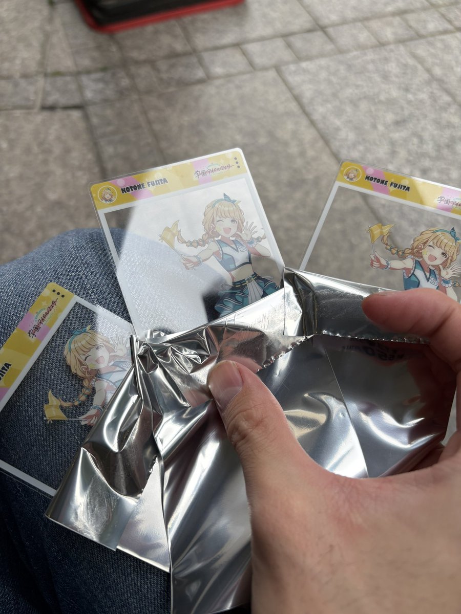 i_bomal's tweet photo. ？？？？？？？？
すみませんランダムと聞いていたんですが、確定だったりするんでしょうか...? https://t.co/NGZVnEMfTc