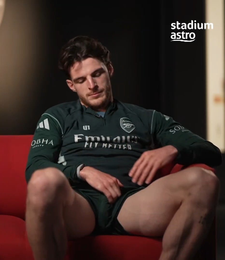 Centibulge's tweet photo. Declan of Arsenal ⚽️🔥🍆

#bulge #bulto #men #famosos #naked #nude #famosodesnudo #pies #foot #onlyfans #marcelparis #nakedcelebrity https://t.co/vZlEEoAJHV