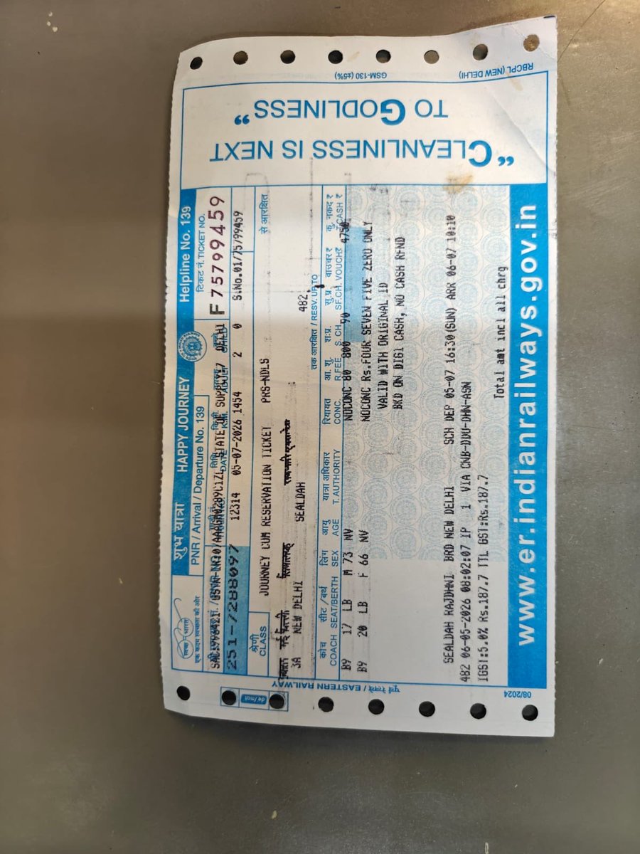aniket6035's tweet photo. @RailMinIndia @RailwaySeva @GmNrlyTravelling on #VandeBharat 22478 (PNR: 2455376291). It’s running 2.5 hrs late, causing me to miss my confirmed New Delhi–Sealdah Rajdhani (PNR: 2517288097). I had kept a 2.5-hr buffer. Who bears this loss? Please intervene urgently. https://t.co/AZXf963lUT
