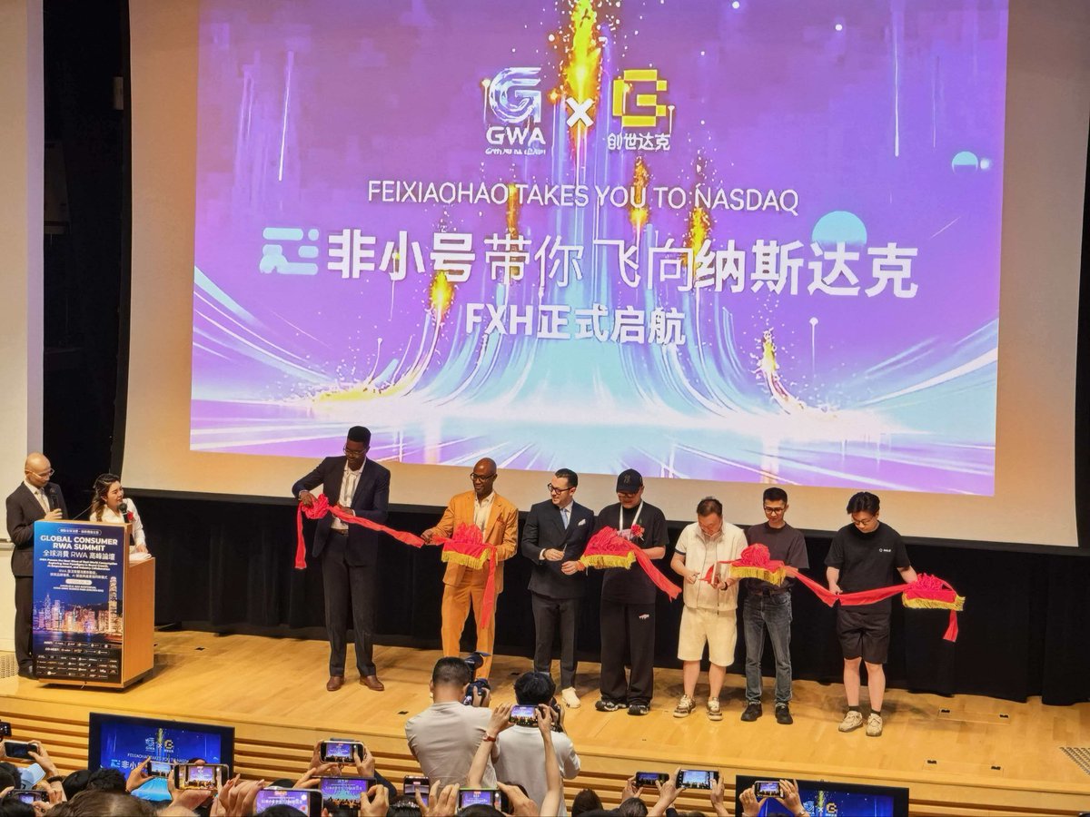 shimin5188's tweet photo. @FXHCore TP钱包bsc链准备BNB作为gas，和油，复制以下链接发现黏贴进入，点击挖矿预存订单排队入场，7.8号开启每天50万刀录入挖矿启动。
7.3晚上20:00开始目前突破300万刀+
预存订单合约地址: 
0xD430Fe1628f27A93DAb98b9DDf4482f03CCe60F5

创世达克dapp挖矿链接复制如下

https://t.co/QmyW8FkK7e https://t.co/U5WNua4SrZ