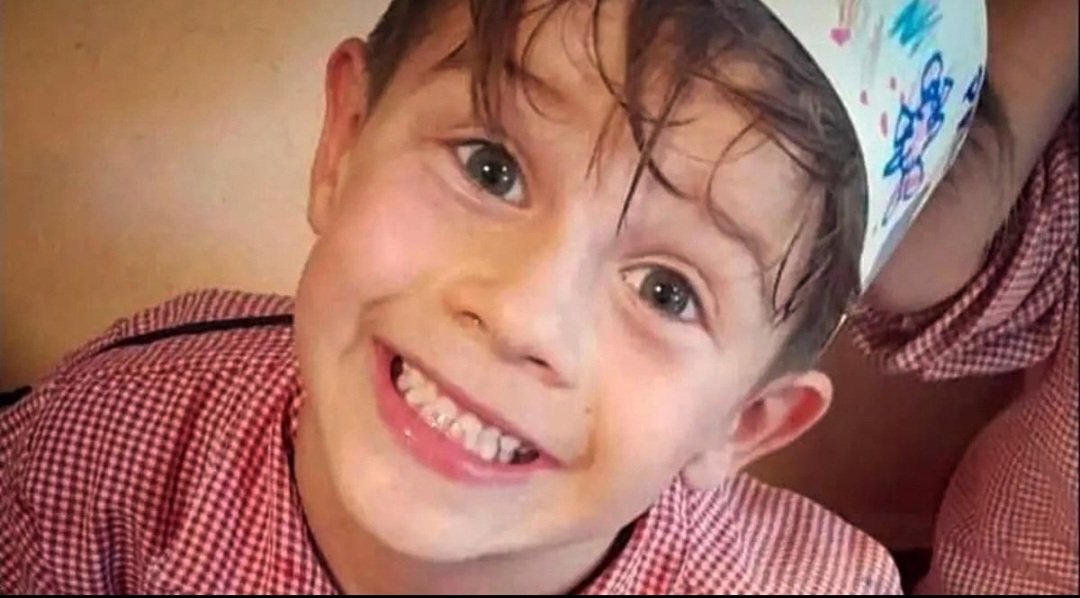 DEBORAHKAHAN1's tweet photo. Hoy Lucio cumpliría 10 anitos. 💔
Recordemos que a Lucio lo torturaron y mataron su propia madre, su pareja, la promoción del odio sexista y la justicia. 
#Lucio
#10años https://t.co/5f6NwsH3X2