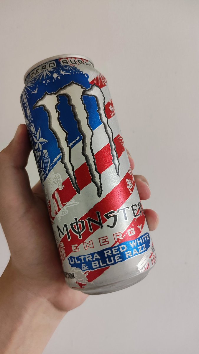 Snake_4041's tweet photo. Happy 4th of July!
アメリカ合衆国誕生250周年おめでとう！！
美味しいか分からんし、夜だけど飲みまぁす！！！
🗽🍔🍟🇺🇸 https://t.co/WNv6aQj7om