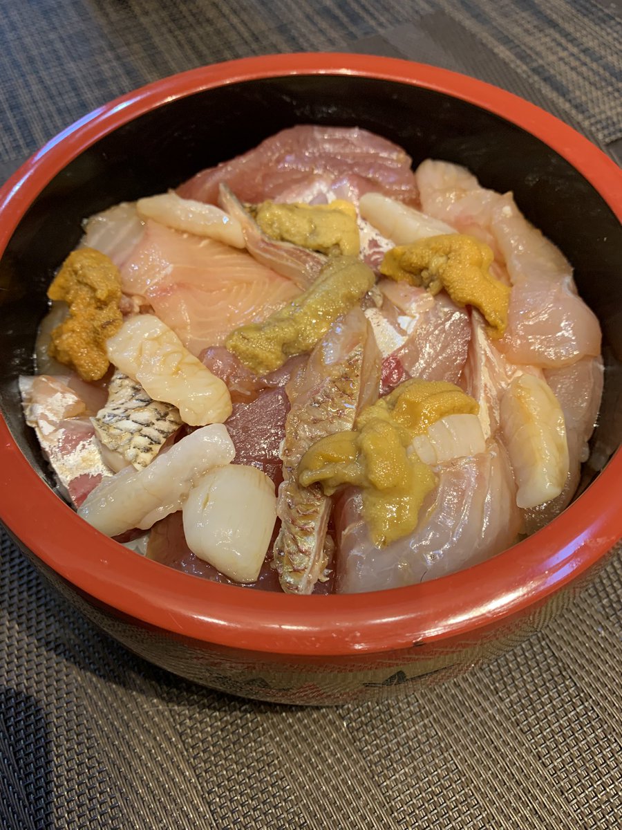 skanayaneko's tweet photo. 鮪の漬け丼最高ですネ、朝ご飯は海鮮の漬け丼頂きました🤗 https://t.co/u590xIkQDT